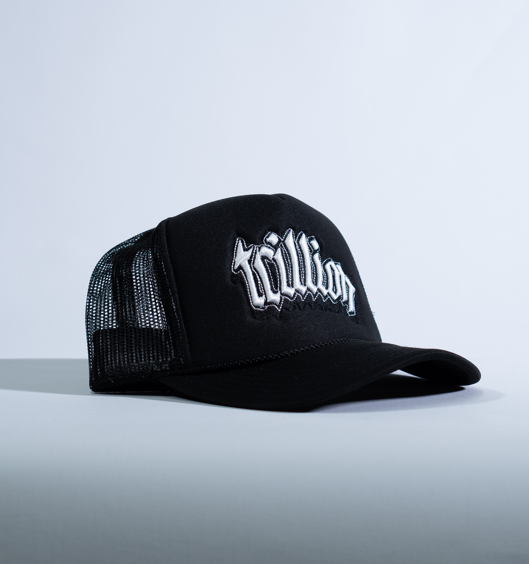 BLACK ICON PUFF HAT